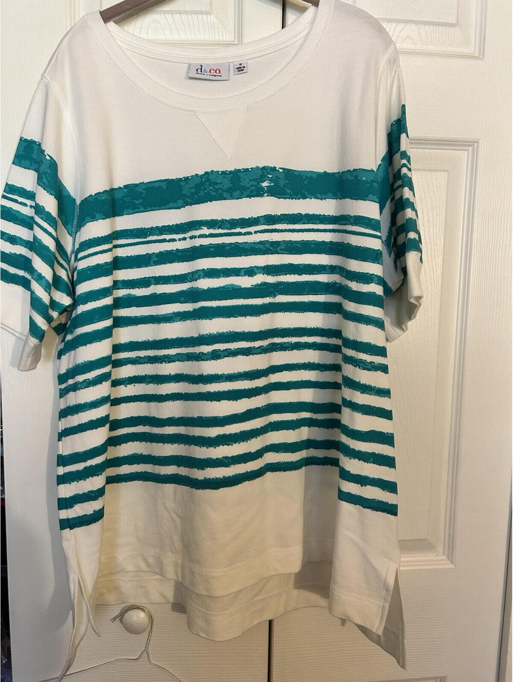 Denim & Co Oversized T-shirt - Size 1X.  NEW Without Tags.  A225804